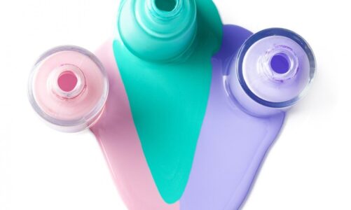Najlepsza baza pod hybrydę: Ranking 2023 dla perfekcyjnego manicure